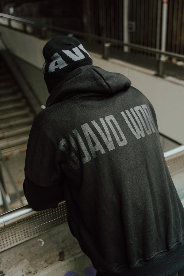 SIGNATURE HOODIE - JET BLACK