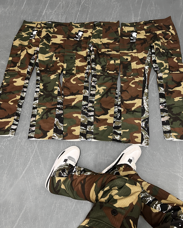 CARGO FLARE TROUSERS CAMO SUAVO WORLD
